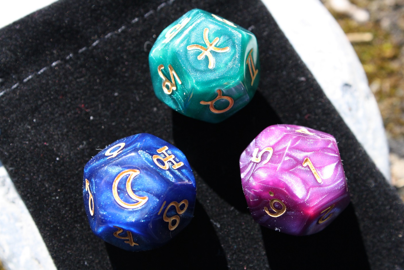 3 astrological divination dice