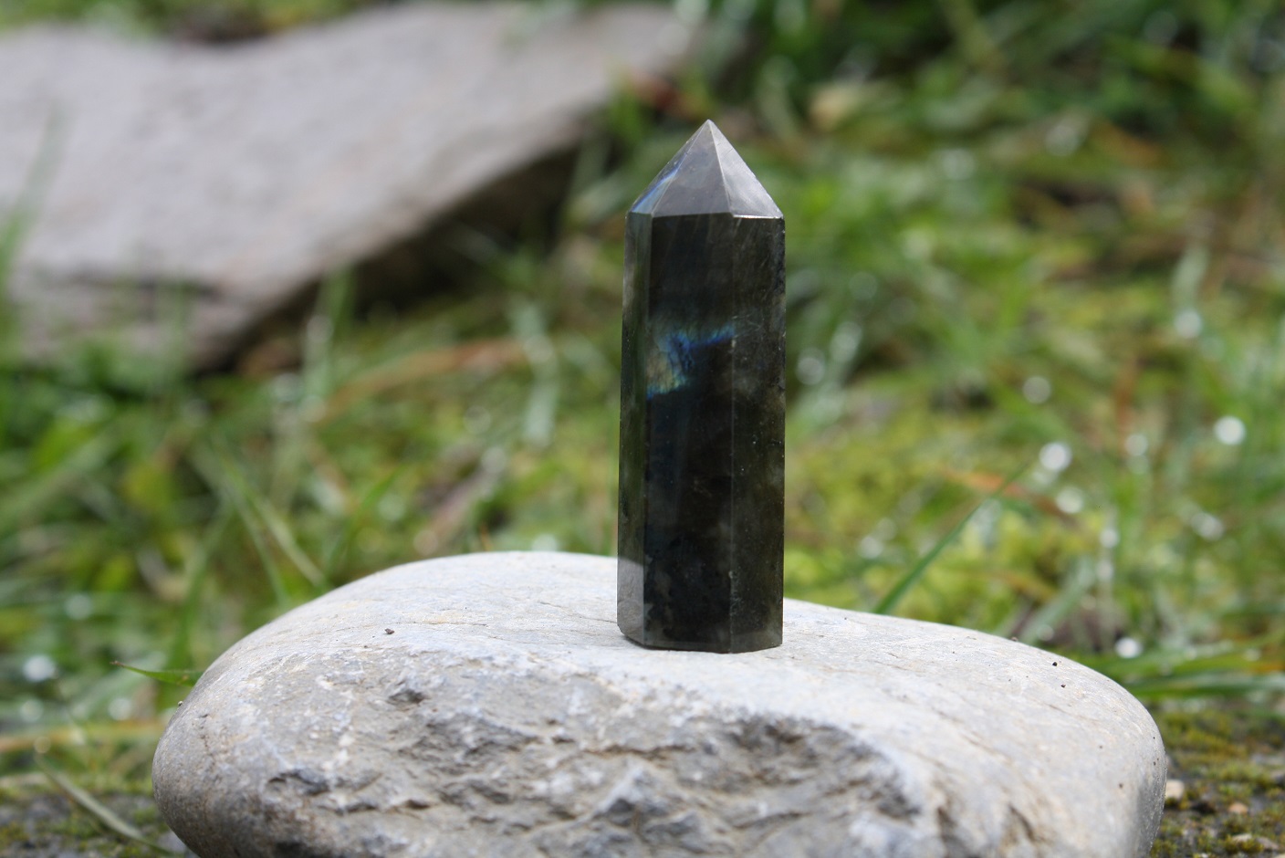 Point in natural labradorite stone (Obelisk, Hexagon, Prism, Wand) 