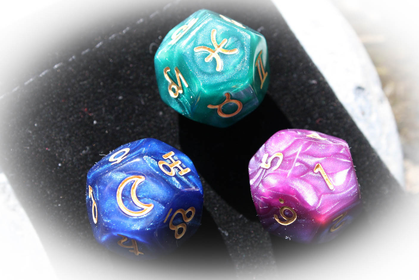 3 astrological divination dice
