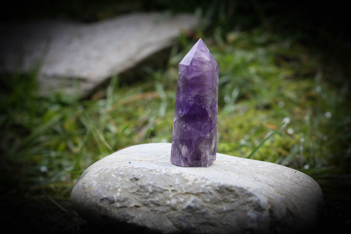 Point in natural amethyst stone (Obelisk, Hexagon, Prism, Wand) 