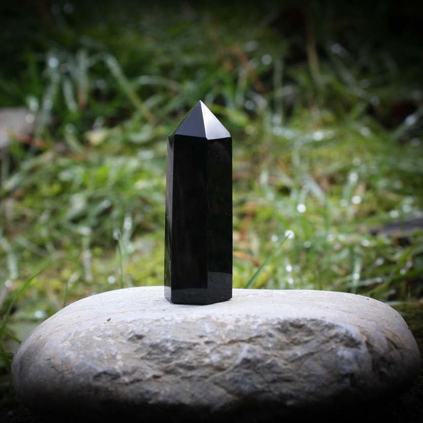 Point in natural obsidian stone (Obelisk, Hexagon, Prism, Wand) 