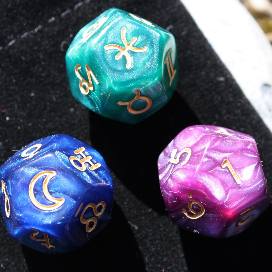 3 dés de divination astrologique