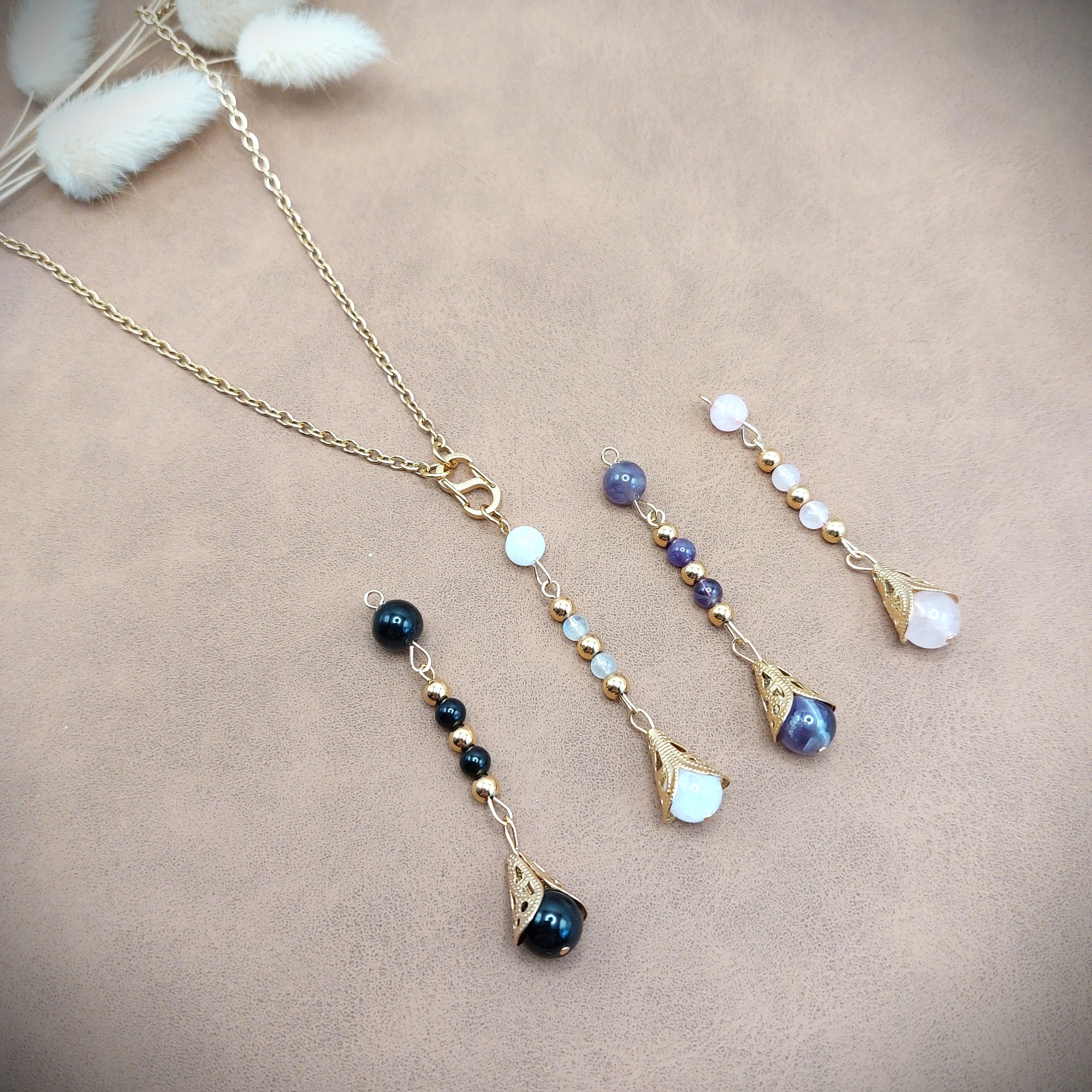 Collier long pendentif pierres naturelles